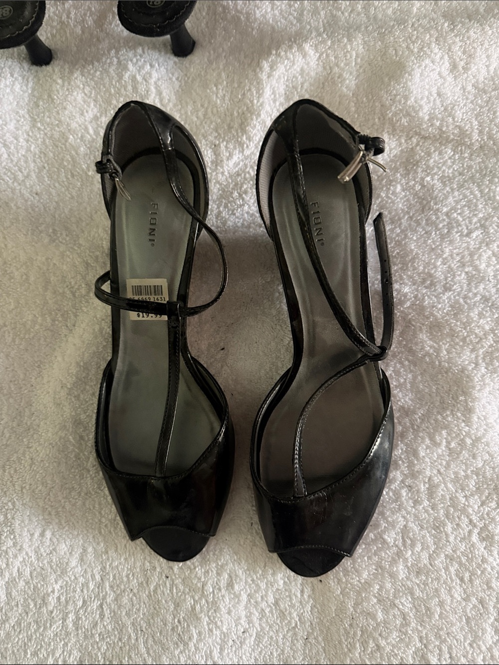 Women’s Size 8 FIONI Clothing Black Patent Strappy Peep Toe Heels